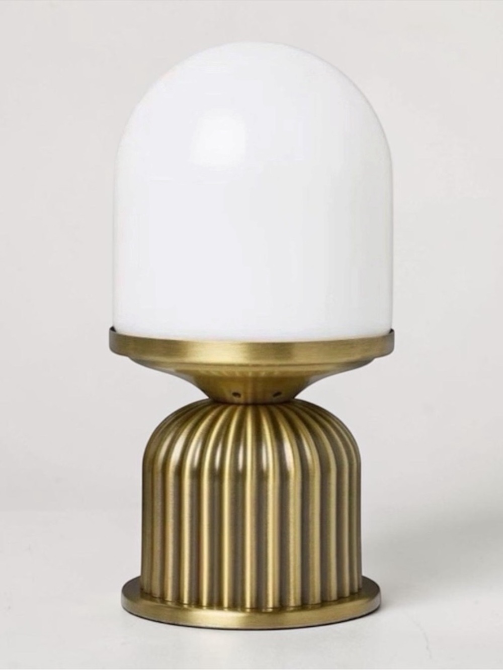 HEARTH & HAND NWT Brass Fluted and Frosted Glass Accent Table Lamp -Brass/White
